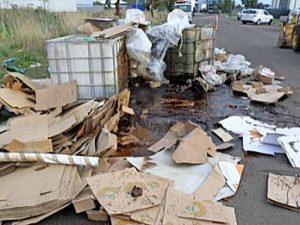 Craigieburn: Gasoline Way rubbish dump a fine mess
