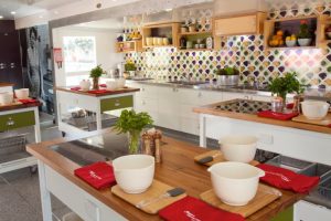 Jamie’s mobile kitchen drives in to Lalor