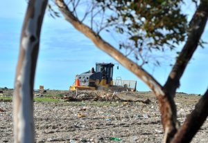 Asbestos not being covered at Bulla tip