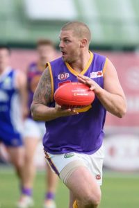 Jacana starts under lights