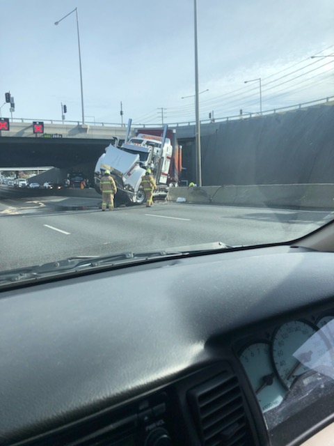 M80 Ring Road closed at Sydney Road following serious collision