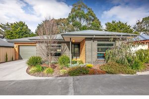 Young couple’s dream: 11/97 Barry Street, Romsey 3434