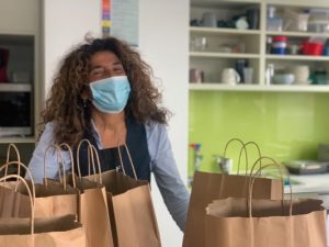 Food operation pays thanks to frontline workers