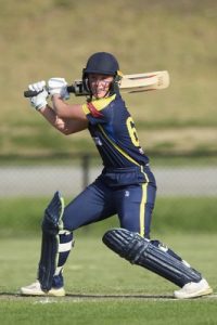 Day lands Stars contract