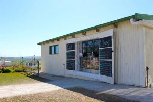 Call to reopen restaurants