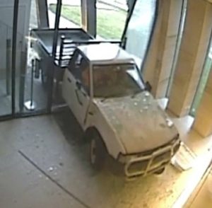 Police release image of attempted Craigieburn ram raid