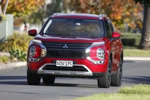 Outlander plugs in to limited aspirations