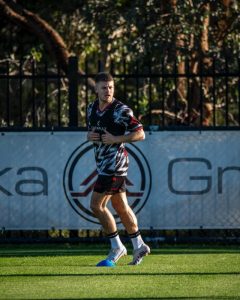 Isgrove touches down