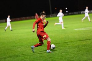 Tennant departs Hume City