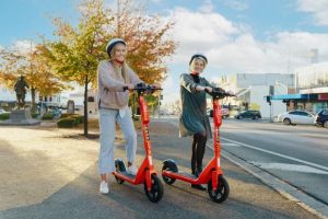 Summer safety for cyclists and e-scooter users