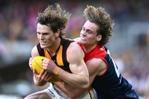 Long to make Collngwood debut