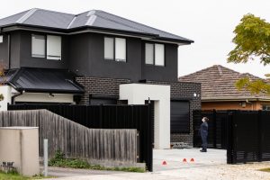 Police investigate underworld link to home blaze