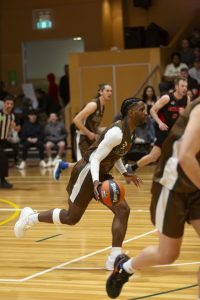 Eagles re-sign imports