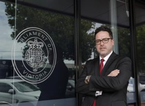 Calls for McLindon to stand down as mayor