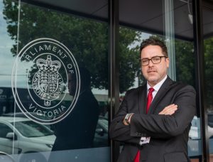 Call for McLindon to be removed as mayor