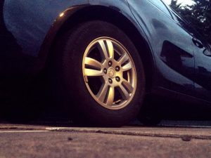 Arrests over car-thefts at airport