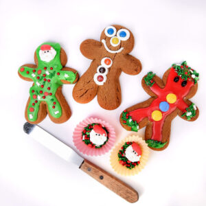 Decorate gingerbread people