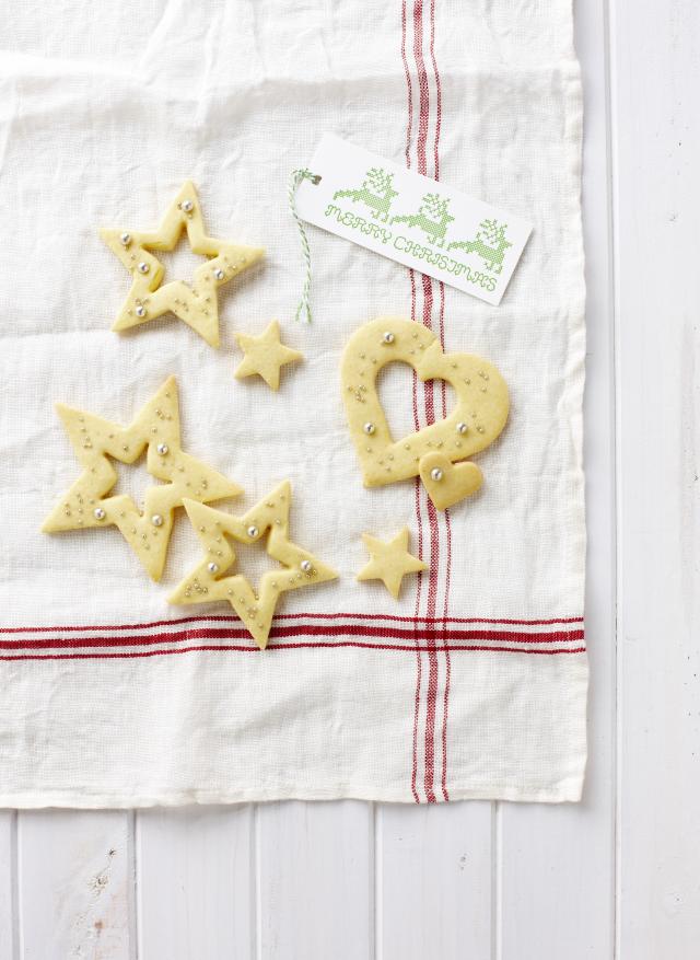 Crunchy lemon and polenta shortbread