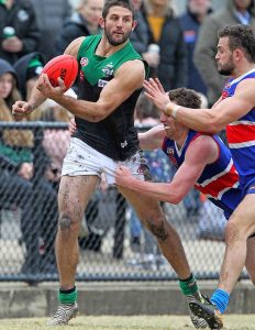 Gallant Greenvale falls short