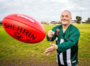 Graeme Marr takes his cancer fight to the footy field